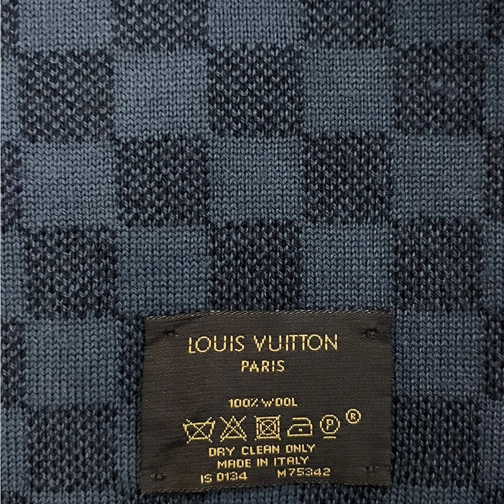 LOUIS VUITTON Authentic 100% Wool Checkered Scarf